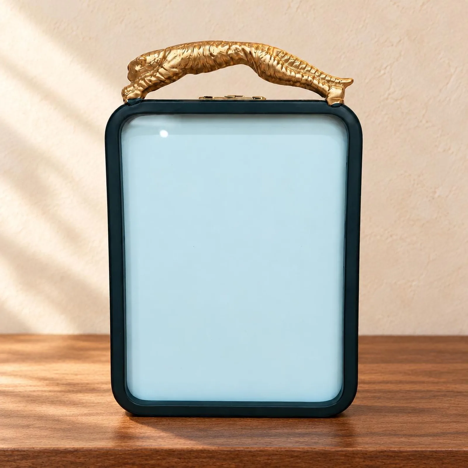 Moldura com Jaguar Dourado  — imagem 3 de 3