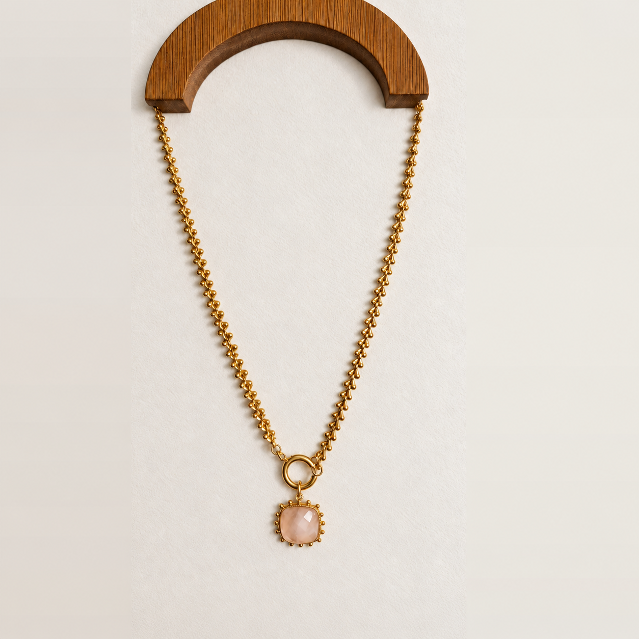 Colar Camélia | Pedra Salmão